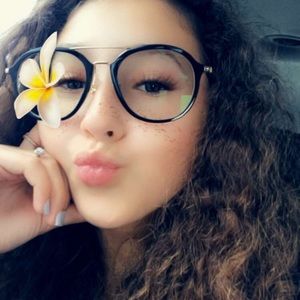 Meet your Posher, Jocelyn